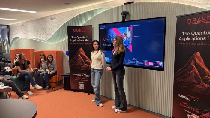 Mitglieder von HerShield im StartupHub