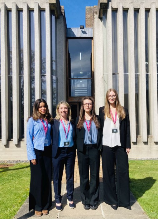 Von der Schulbank nach Cambridge