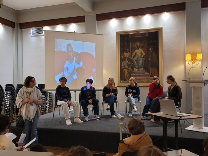 Französisch-Leistungskurs nimmt an Kunstwettbewerb in Frankreich teil