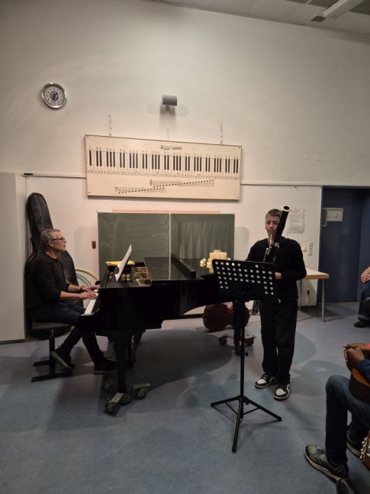 Notenblätter statt fallender Herbstblätter