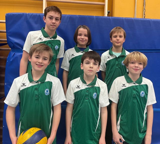 David unter Goliath - Junges Volleyballteam zeigt Kampfgeist bei JtfO